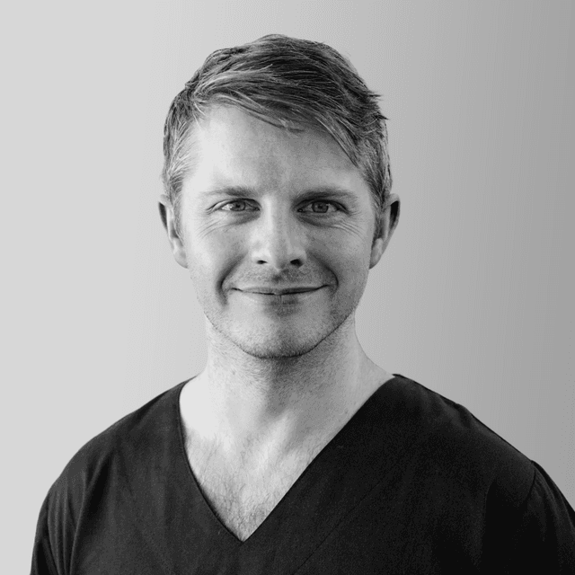 Photo of Dr Konrad de Vries